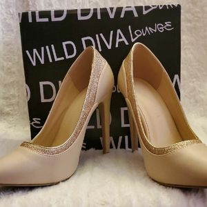 Wild Diva Lounge Valerie